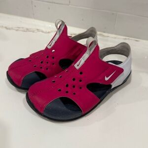 Nike Kids Water Shoes in Pink and White girls sz 11